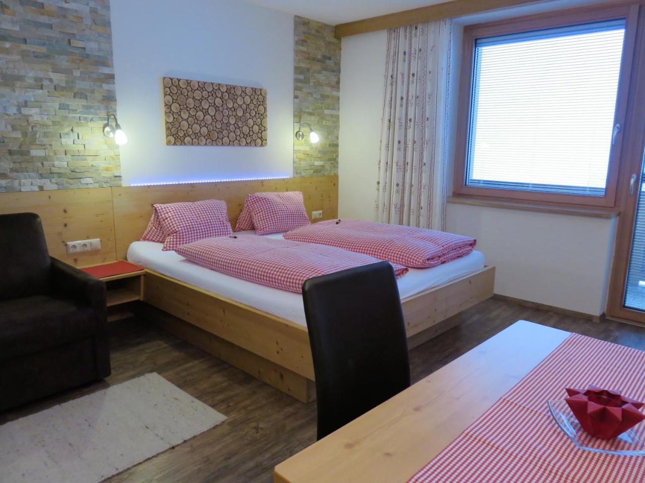 מטרי אין אוסטירול Gaestehaus Zedlacherhof מראה חיצוני תמונה